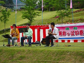 おっぱい祭りバンド演奏
