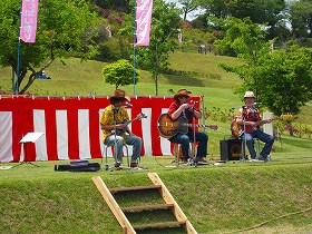 おっぱい祭りバンド演奏